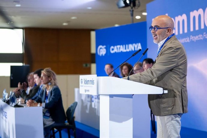 El presidente de la Junta Local del PP de Barcelona, Daniel Sirera, interviene en el congreso del PP de Catalunya