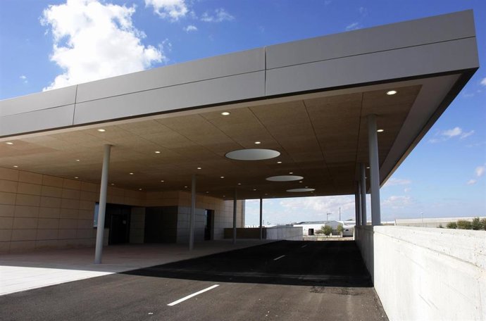Archivo - Fachada de Urgencias del hospital de Tomelloso.