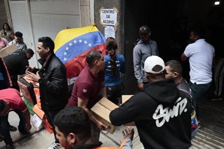 Centro de recogida de alimentos en México para víctimas del terremoto en Venezuela 
