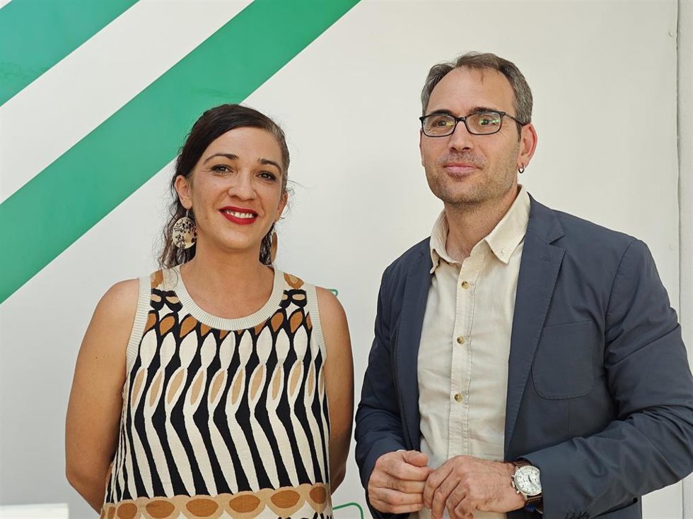 Archivo - La coordinadora provincial de IU Málaga, Toni Morillas, el coordinador general de IU Andalucía, Toni Valero (ambos en la imagen) forman junto a la secretaria de organización de IU-A, Irene García-Durán, la nueva triple portavocía de la dirección