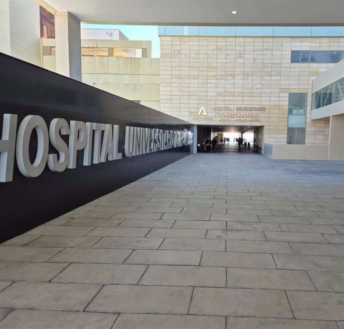 Acceso al Hospital Universitario Torrecárdenas (HUT) de Almería.