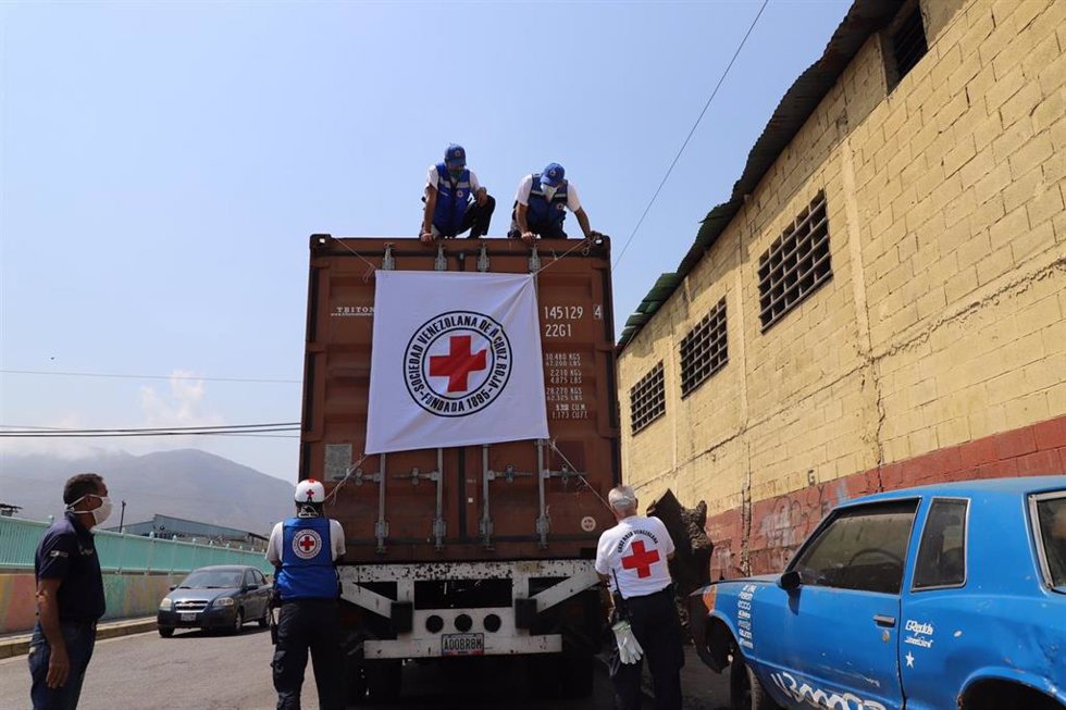 Archivo - Llegada de un cargamento de ayuda humanitaria de la Federación Internacional de Cruz Roja (FICR) a Venezuela