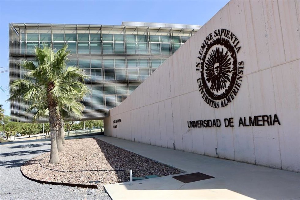 Archivo - Exterior del Edificio de Gobierno y Paraninfo de la Universidad de Almería.