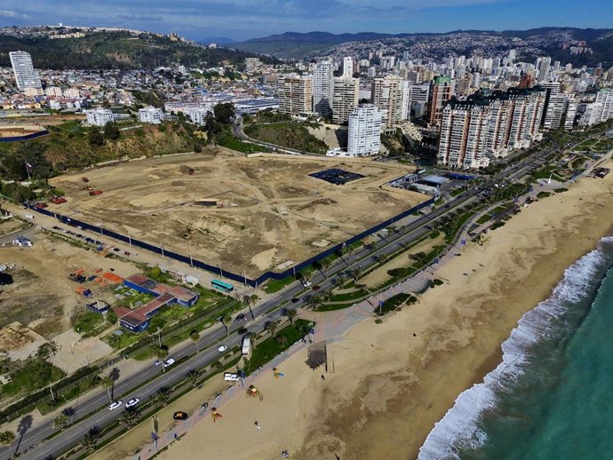 Vina Del Mar, 20 de agosto de 2025.  El terreno Las Salinas es fotografiado durante una jornada en que la autoridad edilicia presento un nuevo recurso judicial para impedir un proyecto inmobiliario en el.  Andres Pina/Aton Chile
