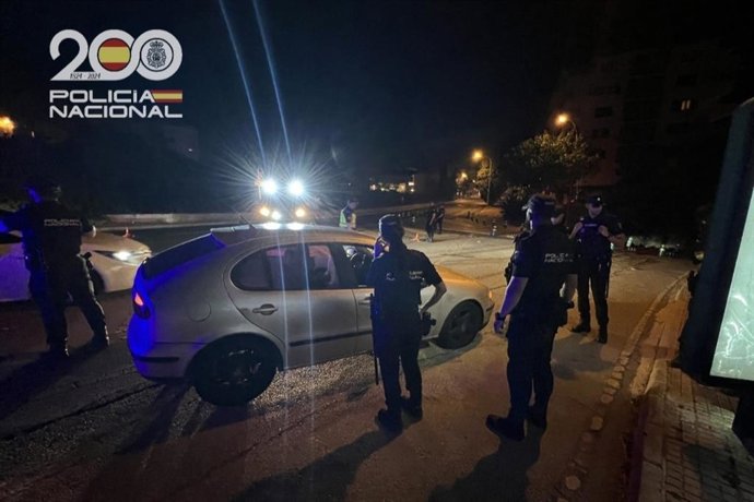 Agentes de la Policía Nacional en un control.