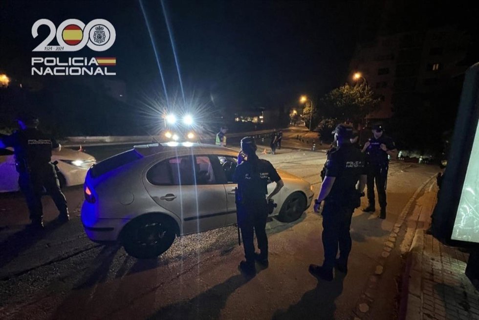 Agentes de la Policía Nacional en un control.