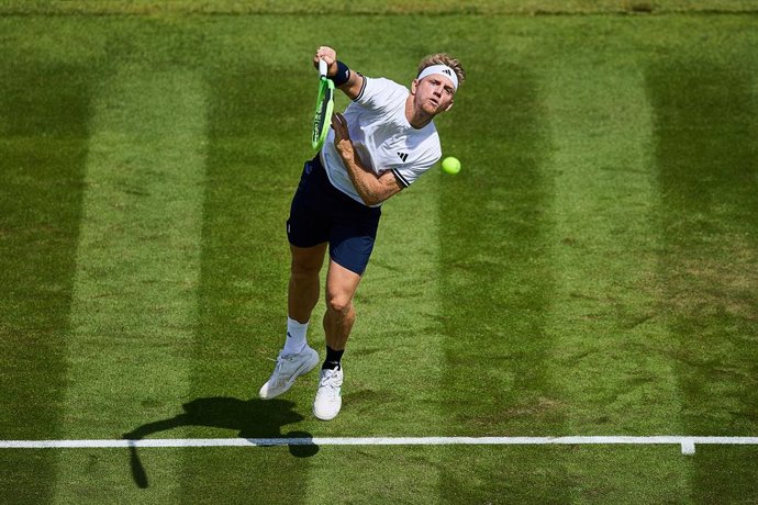 June 8, 2026, Stuttgart, Stuttgart, Germany: Alejandro Davidovich Fokina of Spain serves to Mattia Bellucci of Italy during the BOSS OPEN - ATP250,  Mens Tennis in Stuttgart, 8.6.2026, Stuttgart (TC Weissenhof e.V.), Germany