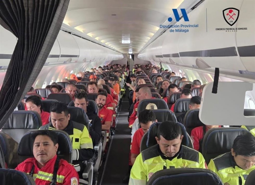 Avión solidario de LATAM que ha partido este sábado desde Bogotá (Colombia) hacia Caracas (Venezuela) con 165 profesionales rescatistas a bordo, todos llegados desde países latinoamericanos, y entre ellos, los bomberos del Consorcio de Málaga.