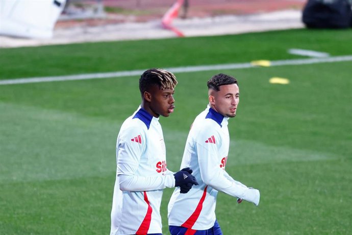 Archivo - Nico Williams y Yeremy Pino, juntos en un entrenamiento.