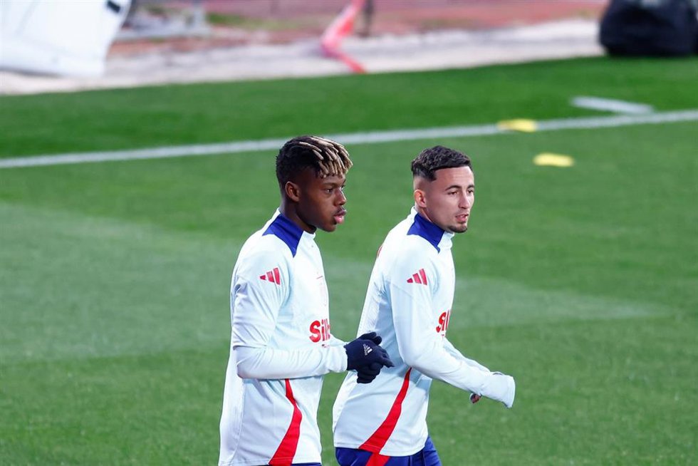Archivo - Nico Williams y Yeremy Pino, juntos en un entrenamiento.