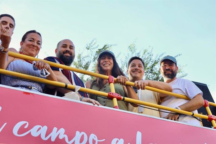 La consejera de Inclusión Social, Juventud, Familias e Igualdad en funciones, Loles López, en el Orgullo en Sevilla.