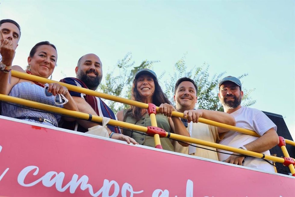 La consejera de Inclusión Social, Juventud, Familias e Igualdad en funciones, Loles López, en el Orgullo en Sevilla.