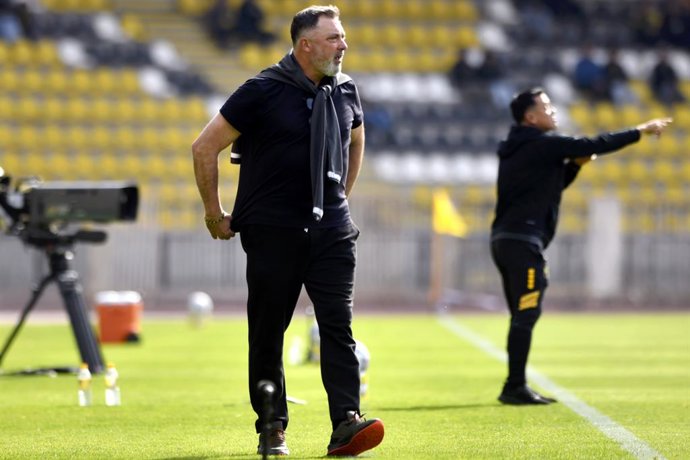 Futbol, Coquimbo Unido vs O'Higgins. Fecha 15, Liga de primera 2026. El entrenador de Coquimbo Unido Hernan Caputto es fotografiado durante un partido de la liga de primera disputado en el estadio Francisco Sanchez Rumoroso en Coquimbo,