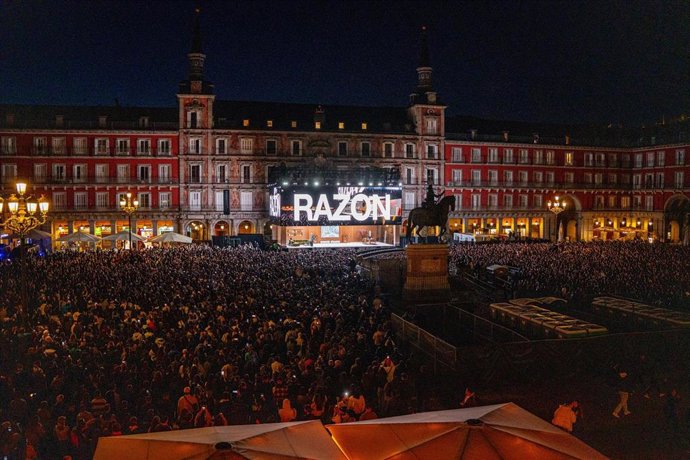 Archivo - El artista Rels B presenta su próximo disco, en la Plaza Mayor, a 7 de mayo de 2026, en Madrid (España). 