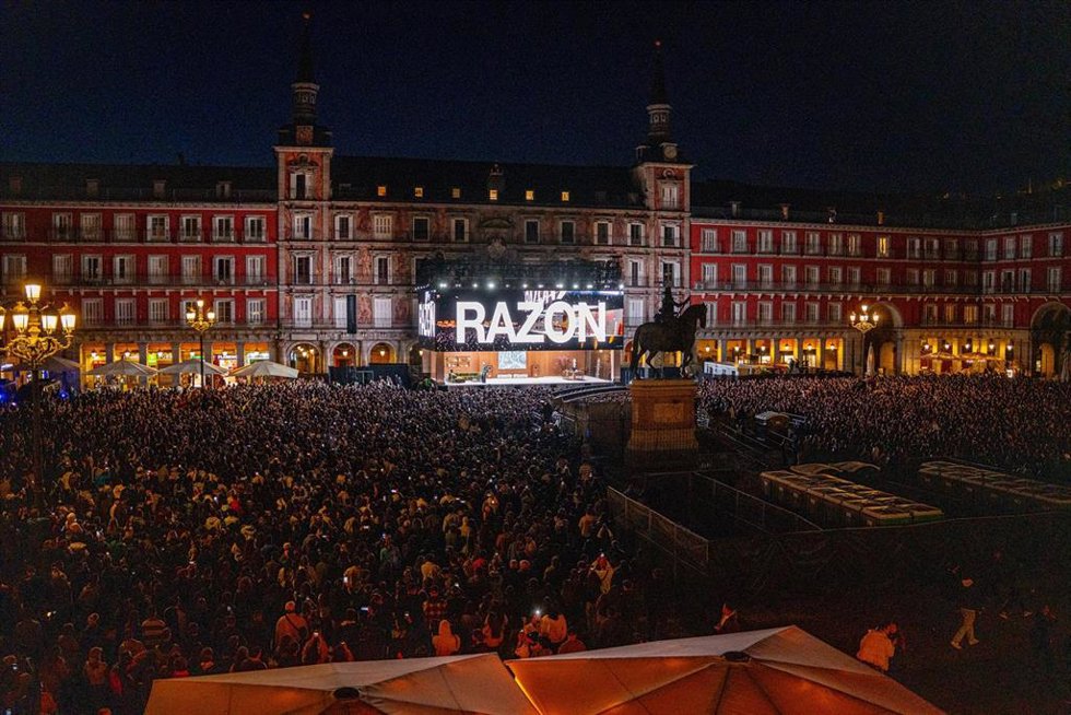 Archivo - El artista Rels B presenta su próximo disco, en la Plaza Mayor, a 7 de mayo de 2026, en Madrid (España).