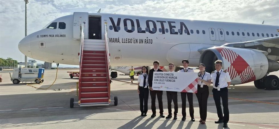 Las nuevas conexiones del Aeropuerto Internacional de la Región de Murcia con las ciudades de Lille (Francia) y Venecia (Italia) han empezado a operar hoy domingo