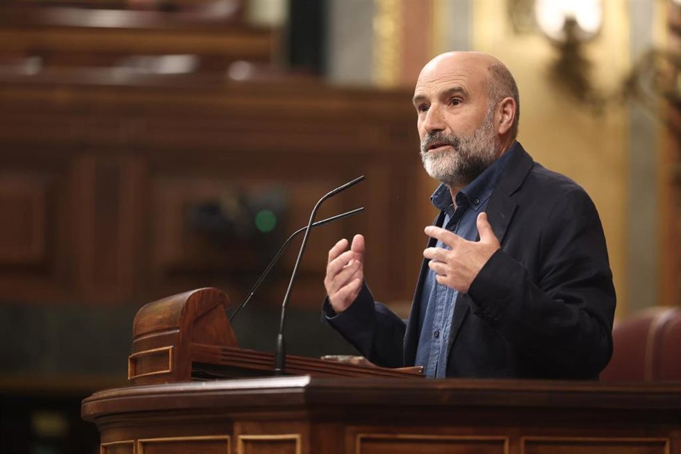 El diputado de BNG Néstor Rego interviene durante una sesión plenaria, en el Congreso de los Diputados, a 23 de junio de 2026, en Madrid (España).