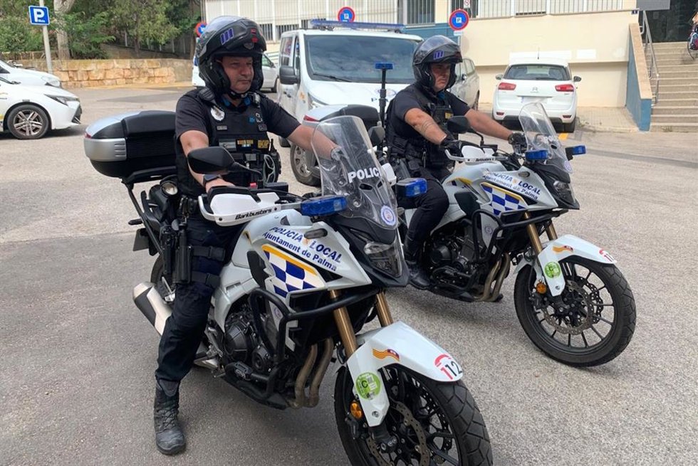 Patrulla motorizada de la Policía Local de Palma.