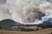 Estabilizado el incendio de Ezcabarte y las labores se centran en actuar sobre unos 10 puntos calientes