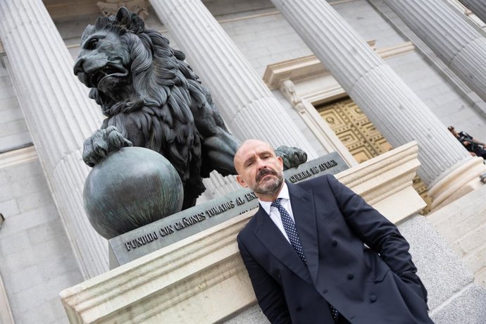 El vicesecretario de Educación e Igualdad del PP, Jaime de los Santos, posa para Europa Press, en el Congreso de los Diputados, a 25 de junio de 2026, en Madrid (España). Licenciado en Historia del Arte, de los Santos fue consejero de Cultura, Turismo y D