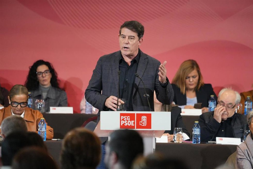 Archivo - El secretario general del PSdeG y portavoz del Grupo Socialista en el Parlamento de Galicia, José Ramón Gómez Besteiro, durante la reunión del Comité Nacional del Partido Socialista de Galicia, a 10 de enero de 2026, en Santiago de Compostela, A