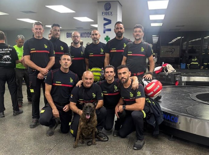 Equipo de bomberos de la Diputación de Badajoz que se ha desplazado a Caracas (Venezuela) para ayudar en labores de rescate tras los terremotos del pasado 25 de junio de 2026.