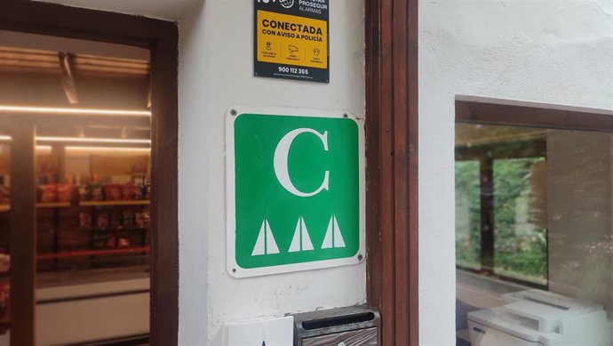 Archivo - Camping en La Franca (Ribadedeva). Alojamientos extrahoteleros. Tienda de campaña, autocaravanas, caravanas.
