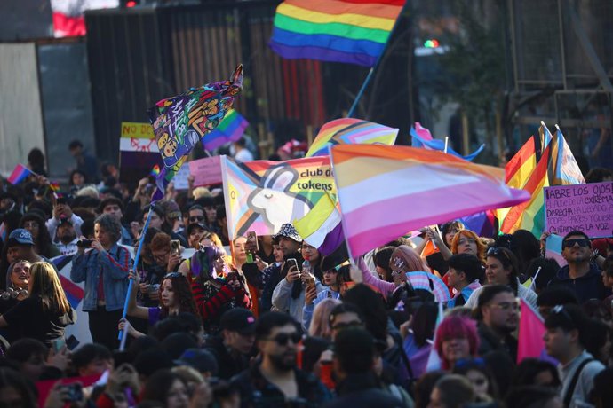 Santiago 27 de junio 2026. XXVI Marcha del Orgullo que organiza el Movimiento de Integración y Liberación Homosexual  Dragomir Yankovic/Aton Chile