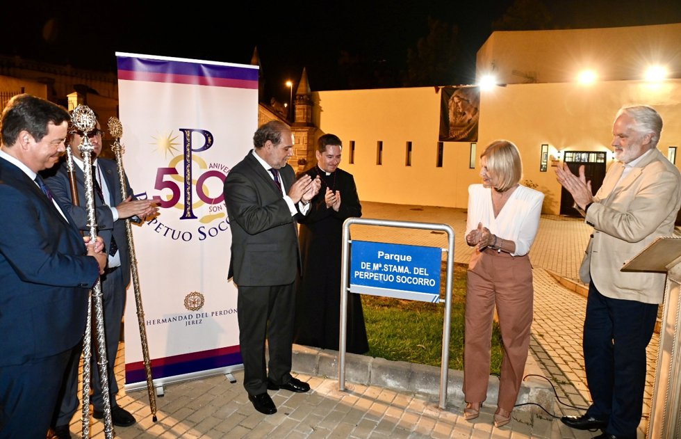 La alcaldesa de Jerez de la Frontera (Cádiz), María José García-Pelayo, inaugura el Parque de María Santísima del Perpetuo Socorro.