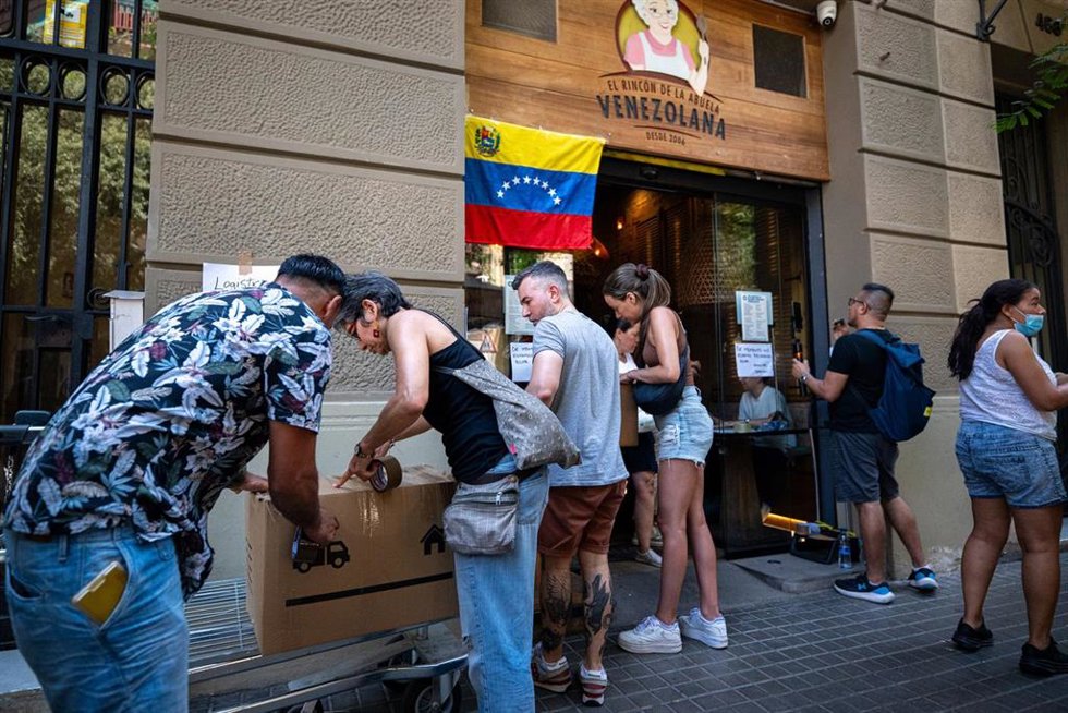 Entidades venezolanas en Barcelona recogen ayuda para los afectados por el terremoto