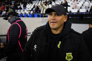 Futbol, Universidad Catolica vs San Luis Fecha 4, Copa Chile 2026. ElÊentrenadorÊde San Luis Humberto Suazo es fotografiado durante el partido de Copa Chile contra Universidad Catolica realizado en el estadio Claro Arena de Santiago,