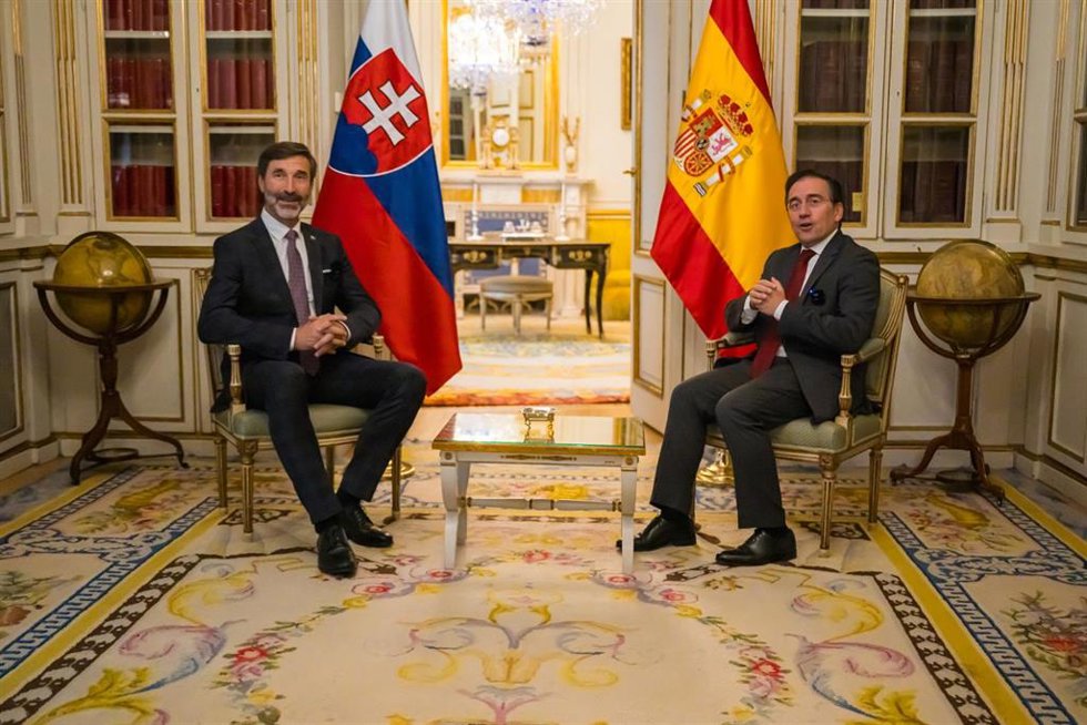 Archivo - El ministro de Asuntos Exteriores, UE y Cooperación, José Manuel Albares, y su homologo de Eslovaquia, Juraj Blanar, durante su encuentro en Madrid en junio de 2025.