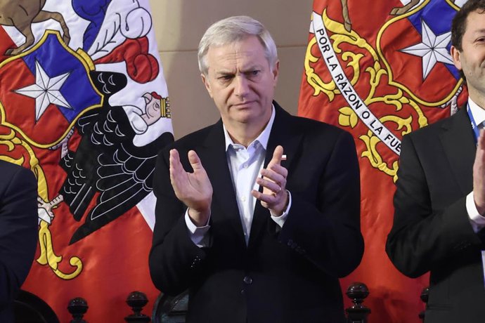 Santiago 27 de junio 2026. El Presidente de la Republica, Jose Antonio Kast, asiste al Consejo Social de la Union Democrata Independiente, donde recibe el documento Una Agenda Social para Chile, elaborado por los equipos de la UDI. Dragomir Yankovic/Aton