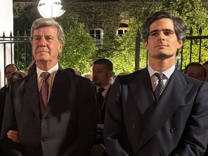 Cayetano Martínez de Irujo reprocha a su sobrino Fernando Fitz-James su ausencia en los homenajes a la duquesa de Alba