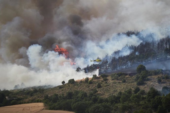 Imagen de las labores de extinción del incendio de Ezcabarte el pasado 25 de junio.