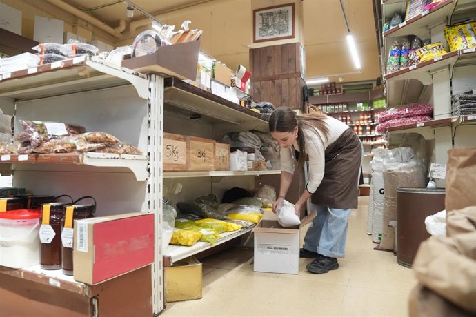 Archivo - Establecimiento Jaime J. Renobell, a 29 de enero de 2026, en Barcelona, Cataluña (España). La tienda Jaime J. Renobell es un negocio familiar histórico de Barcelona dedicado a la venta de harinas, legumbres, frutos secos a granel, especias y hie