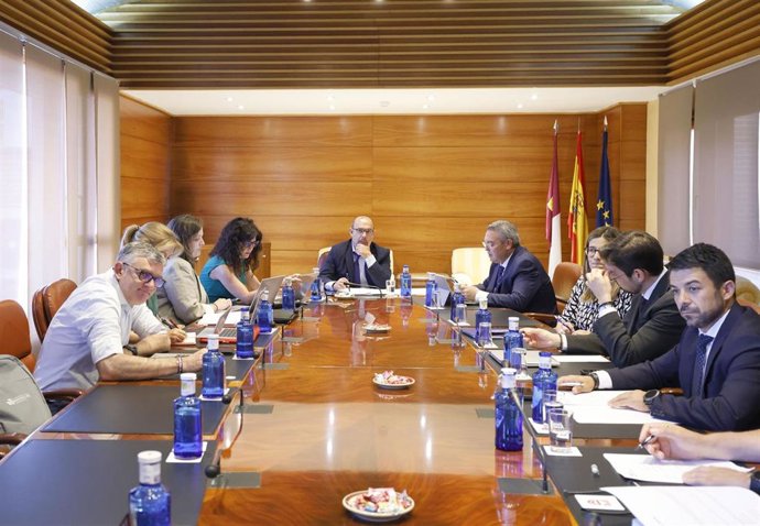 Reunión de la Mesa de las Cortes.