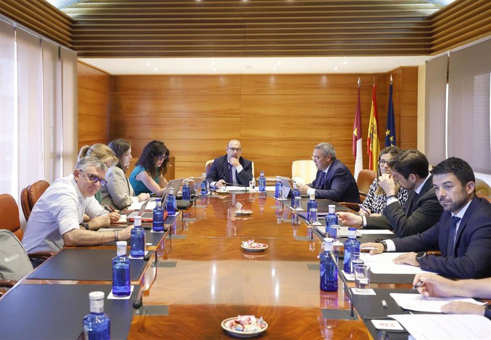 Reunión de la Mesa de las Cortes.