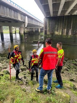 Búsqueda de una mujer desaparecida en el entorno de la ría Tina Mayor.