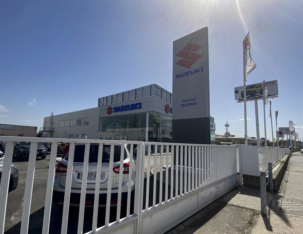 Archivo - Concesionario de Suzuki en la Ciudad del Automóvil de Leganés.