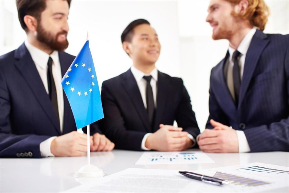 La Unión Europea busca talento español: estas son las vías para trabajar en Bruselas