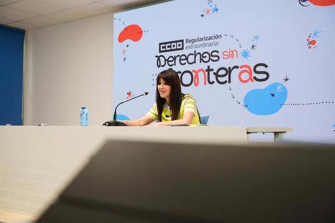 Archivo - La secretaria confederal de Migraciones y Atención a las personas de CCOO, Sofía Castillo, ofrece una rueda de prensa sobre el proceso extraordinario de regularización de personas migrantes, a 17 de abril de 2026, en Madrid (España). La regulari