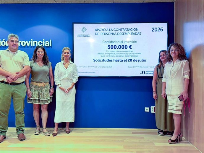 La diputada de Empleo y Formación, Mª Carmen Márquez, presenta la convocatoria de subvenciones a empresas, autónomos y profesionales de la provincia para la contratación de personas desempleadas.