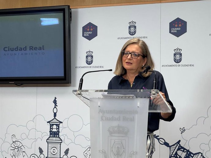La viceportavoz del Ayuntamiento, Aurora Galisteo, en rueda de prensa.
