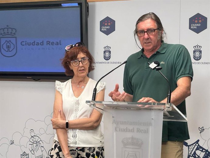 El concejal de Cultura, Pedro Lozano, en rueda de prensa.