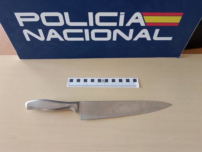 Cuchillo intervenido al joven detenido por el intento de atraco en una tienda de alimentación de Palma.