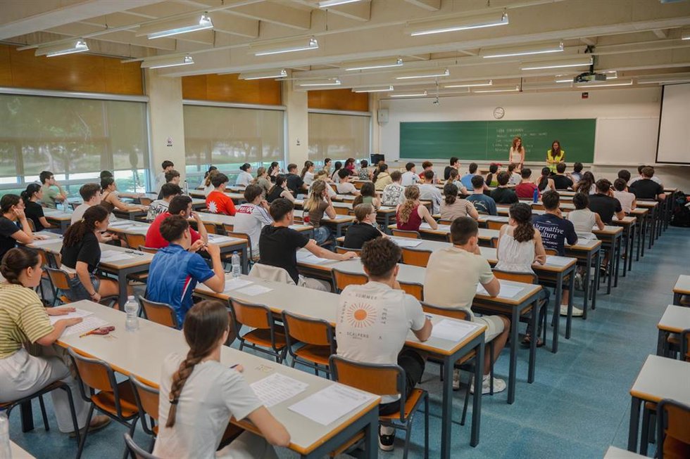Alumnos en la PAU 2026