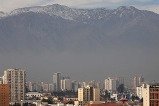 Chile.- Decretan nueva alerta ambiental en la RM: Restricción afecta a dígitos 0 y 1