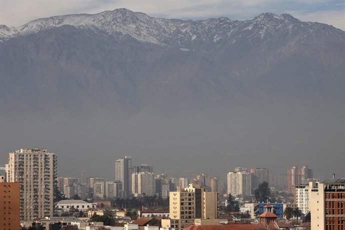 Chile.- Decretan nueva alerta ambiental en la RM: Restricción afecta a dígitos 0 y 1