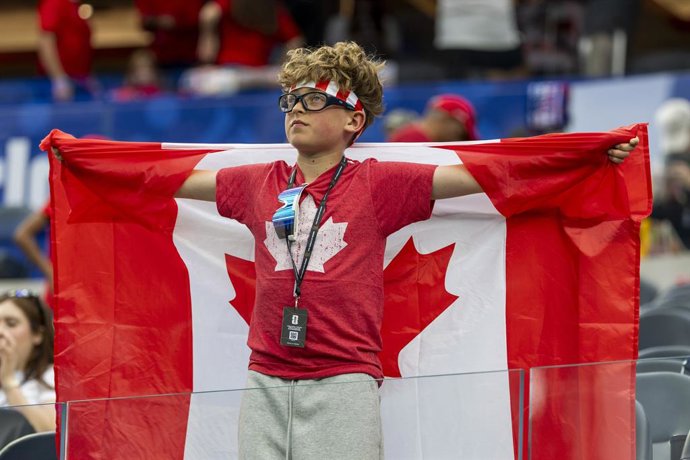 28 June 2026, US, Inglewood: Canada fan cheers in the stands during the 2026 FIFA World Cup Round of 32 soccer match between South Africa and Canada at Los Angeles Stadium. Photo: Ringo Chiu/ZUMA Press Wire/dpa